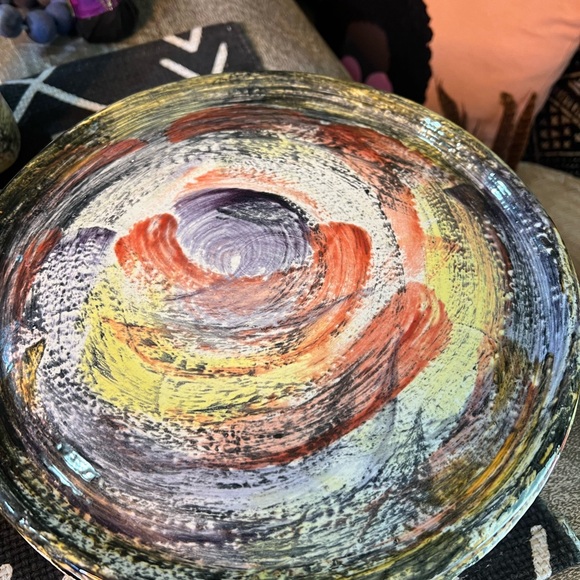 Abstract Multicolor Dinnerware Set - Picture 3 of 6